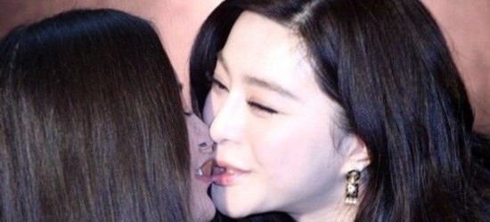 女导演被范冰冰忘情吻胸 细数娱乐圈被揭底不