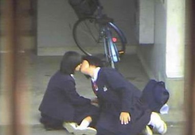 网上疯传韩国<em>女生不雅照</em> 中国网友:伤不起【高