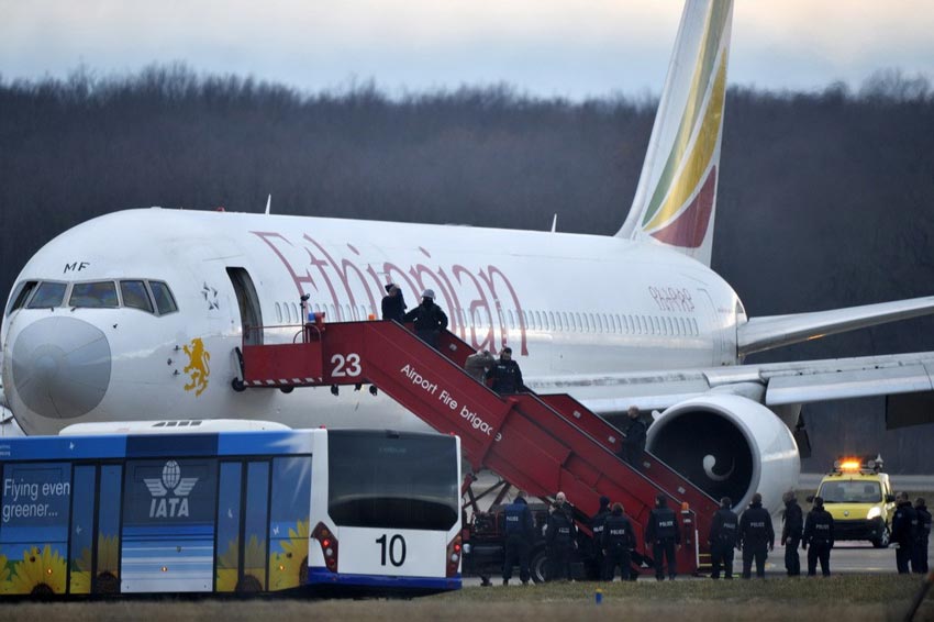 埃塞俄比亚一波音767航班飞行员劫持飞机降落
