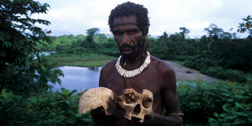 探秘:印尼新几内亚神秘的食人族--科罗瓦伊人