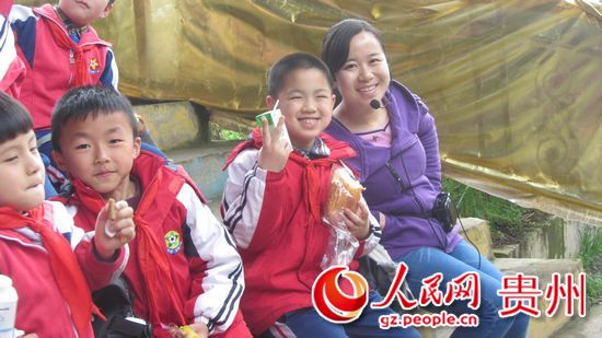 贵阳市第二实验小学组织学生参观野生动物园获