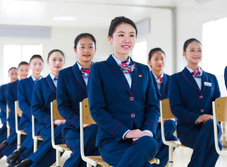 貴廣高鐵“准動姐”禮儀培訓忙