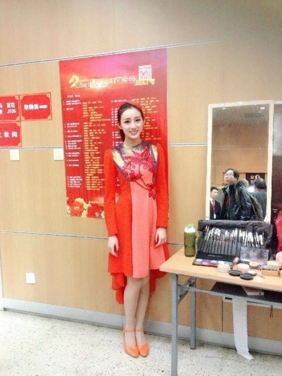天下足球14年后添女主播 参加选秀<em>内裤</em>滑落【