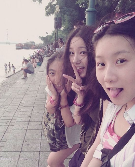 天下足球14年后添女主播 参加选秀内裤滑落【