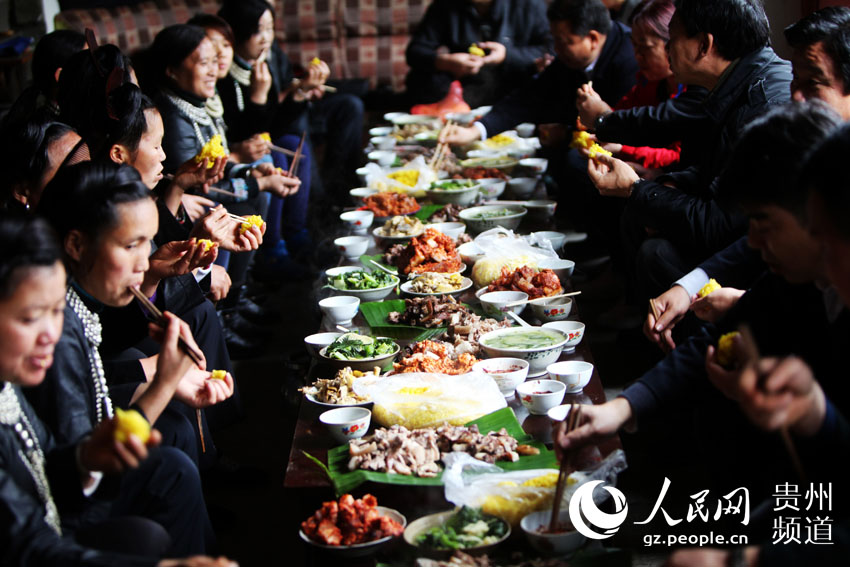 贵州省从江县加榜乡下尧村舌尖上的美食长桌宴。