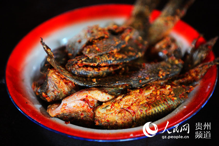 贵州省从江县加榜乡下尧村舌尖上的美食腌鱼。