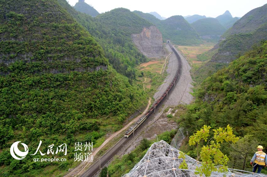 谁能告诉我,贵州贵阳属于什么方向,都匀有属于什么方向,是东.是南.