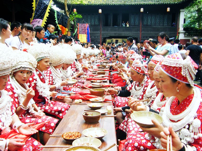 贵州黄平:四月八苗族"祭牛神"