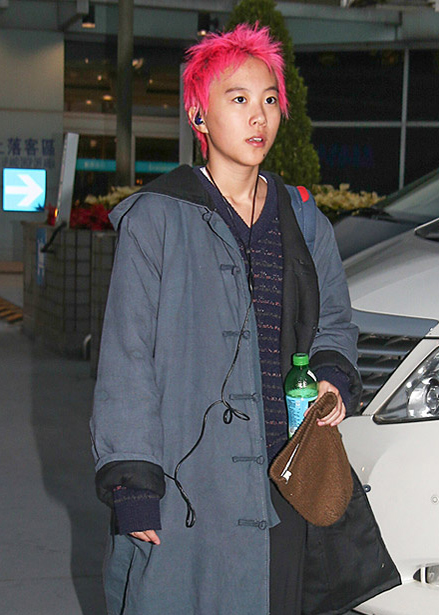 明星都爱粉红发色 鹿晗权志龙邓紫棋盘点明星