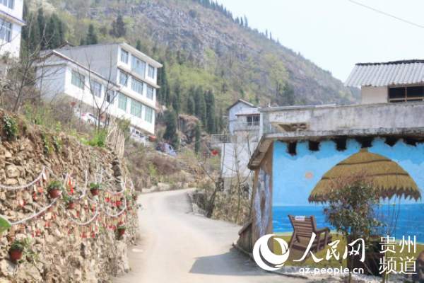 滴水岩村人口_滴水观音图片