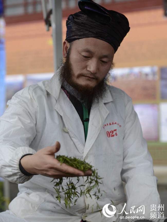 黎平56家农村淘宝店开业 两小时卖香茶捞金30