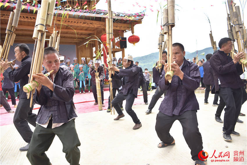 2018年6月28日，在貴州省從江縣下江鎮高良村，苗族同胞在吹蘆笙。 （吳德軍攝）