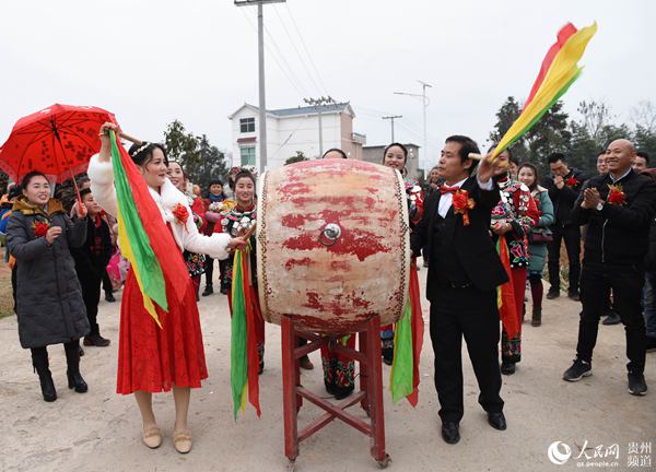 松桃人口多少人_昨晚被刷屏了 几千人涌入松桃这个地方,场面火爆又震撼(3)