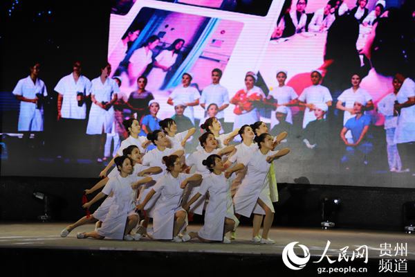桐梓縣第四屆職工文化藝術節開幕式暨“慶五一·迎五四”活動舉行。蔣隆榮 攝