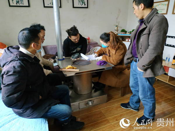 走村入戶宣傳防疫知識