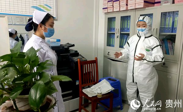 防護服培訓。中共德江縣委宣傳部提供