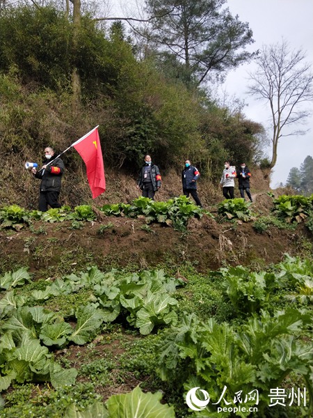贵州省机场集团派驻毕节市七星关区海子镇二道河村驻村第一书记冯晓