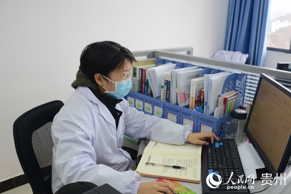 楊君婷在工作中。楊正文 李旺興 提供