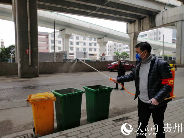 贵阳市南明区“小巷总理”们对抗疫情的24小时。南明区宣传部供图