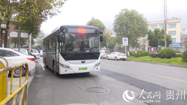 金沙縣城市公交有序恢復。梁雲喬 攝