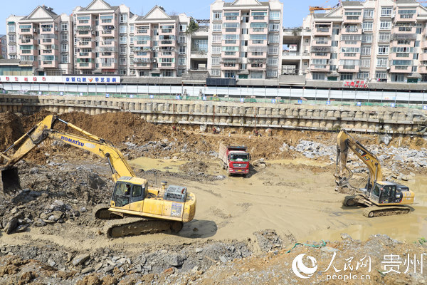 龍崗廣場地下停車場（龍崗廣場提升改造）項目正在施工 韋陽慧攝