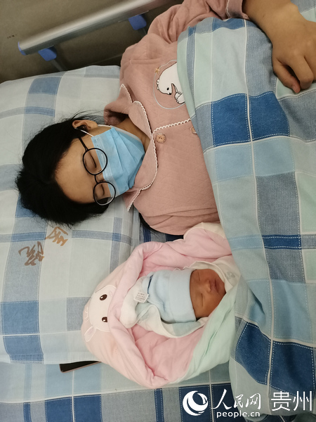 梁城的妻子和剛出生的孩子