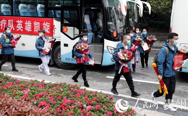 春暖花開，第五批援鄂醫療隊109人凱旋歸來。楊小平 攝
