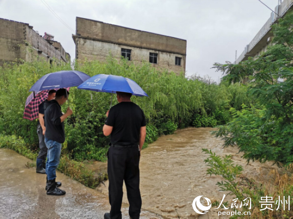 雲潭街道開展地質災害點及河道安全情況排查。