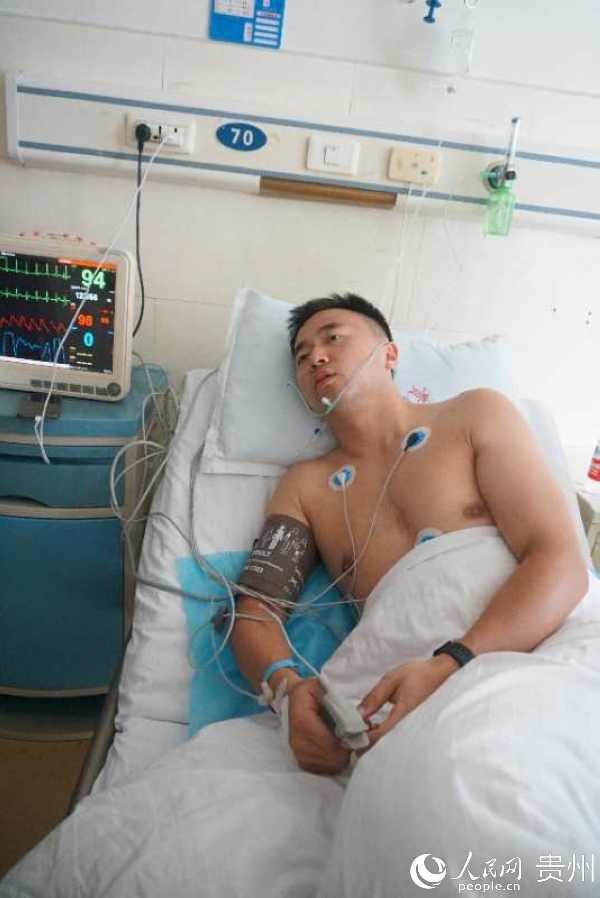 鎮寧法院陳陽陽因自身體力不支溺水被送到醫院進行搶救。
