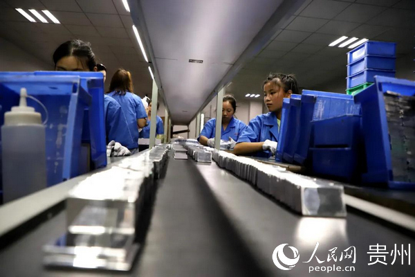 貴州貴航新能源科技有限公司鋰電池生產車間。萬飄陽 攝