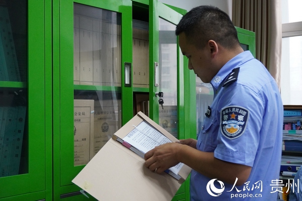 六枝特區公安民警郭永春。 謝俊 攝