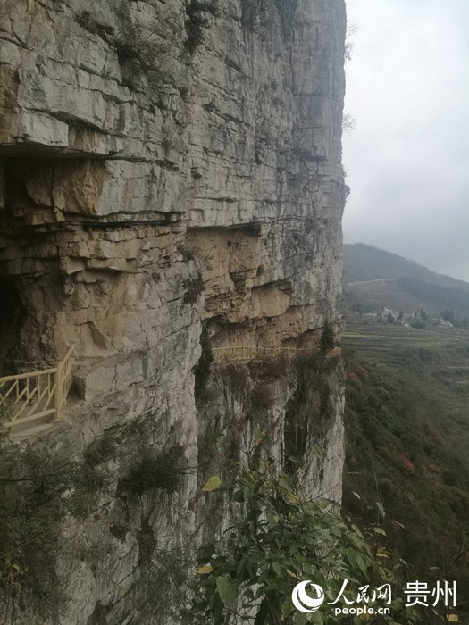 紅旗渠半山崖中開辟的通道。曾加錄 攝