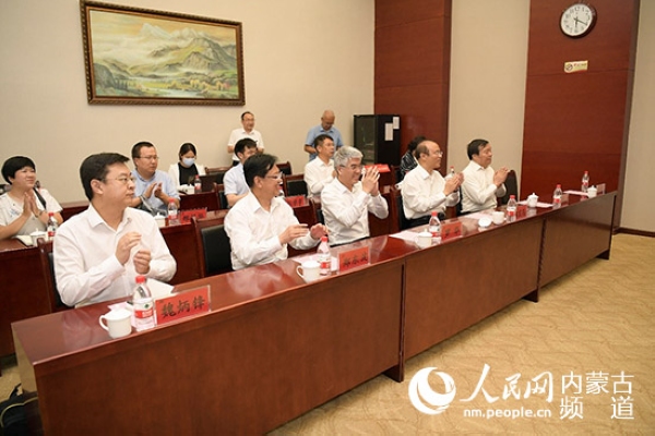 人民網與內蒙古自治區文旅廳戰略合作框架協議簽約儀式現場。陳立庚 攝