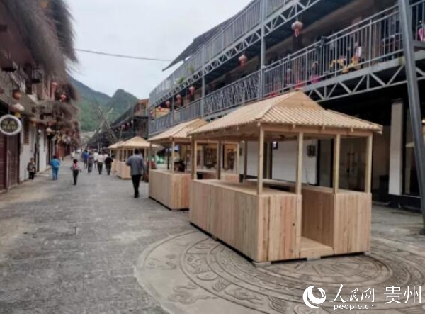 拉片村股份經濟合作社旅游扶貧攤位。
