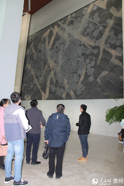 國寶級巨型海百合化石引來驚嘆。貴州省地質博物館供圖