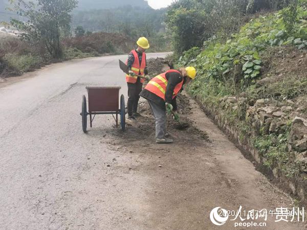 邊溝清理。