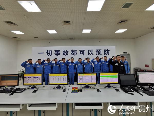 把責任扛在肩上。