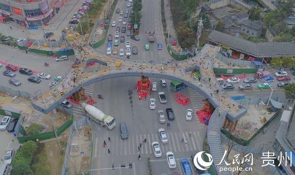 北京西路人行天橋平面設計呈X形與工形結合
