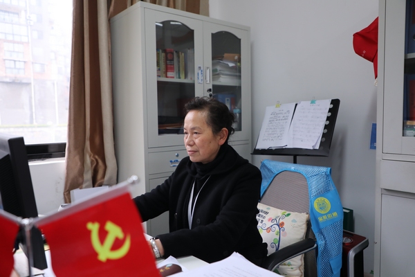 金阳有多少人口_金阳客车站图片(2)