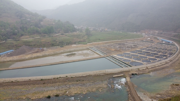 簡嘎鄉板岩冷水魚養殖基地。