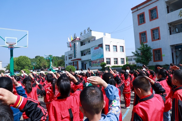2021510գǭнһСѧʽȶԱ񳪹ףѧУƸΪǭнһСѧ