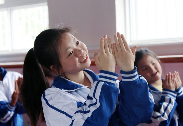 圖為綏陽縣特殊教育學校的孩子們為慶祝中國共產黨成立100周年而特意編排的舞蹈，節目名叫《希望之聲》。