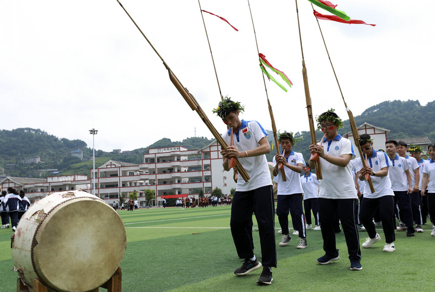 5��25�գ��ڹ���ʡǭ�������嶱�������ݽ�����������ѧ��ѧ���ڴ�«�ϡ��������