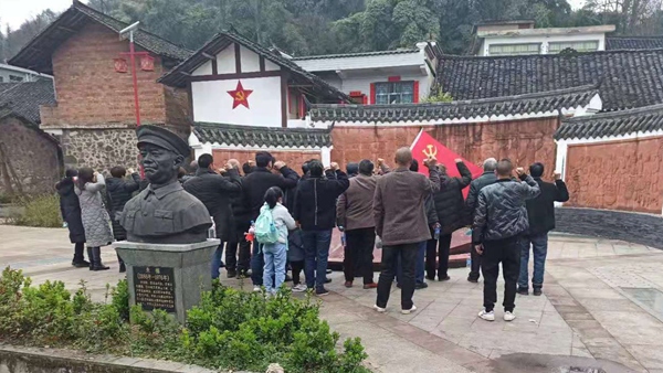 開展紅色教育 周芸 李宇 攝