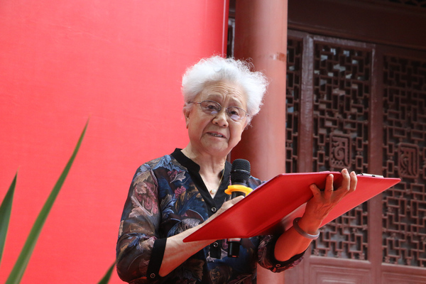 貴州省語文特級教師楊漢潛朗誦《可愛的中國》。江楓攝