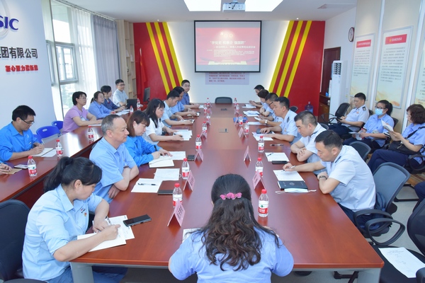 “我为纳税人,缴费人办实事”税企座谈会。郑竹摄