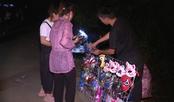 ��λ�ο�������һ��̯��������ߡ�������