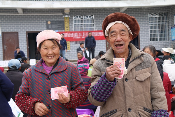 Ⱥ�ڻ�÷ֺ�ʱ���ĵ�Ц����������