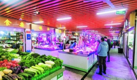 蟠桃宮農貿市場：全方位改造 “老菜場”換了新貌