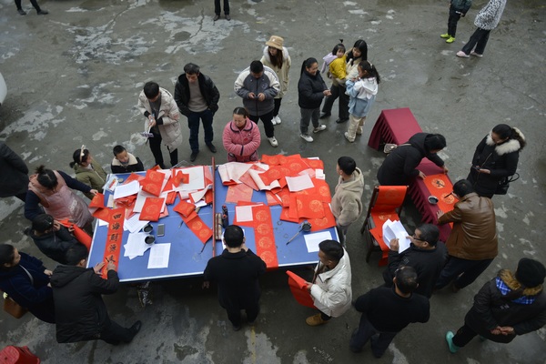 1��26�գ��ڹ���ʡǭ�������嶱���������Ž���կ����ƽ���壬��������Ѷǰ���ʹ�����ֳ���